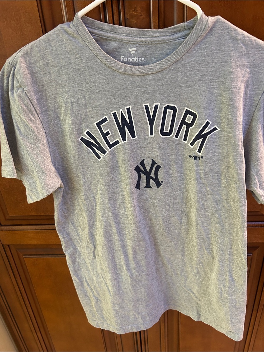 Fanatics Gray New York Yankees Arch Graphic Tee